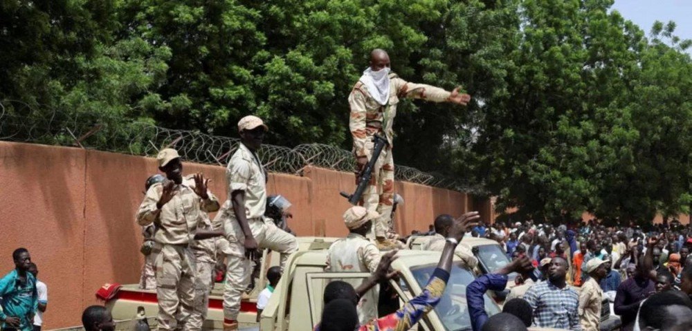 Geopolítica: Mali e Burkina Faso alertam que intervenção militar em Níger será considerada 