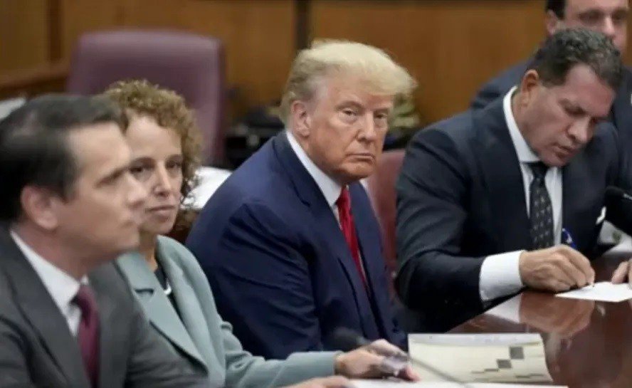 Eleições 2020: Trump é acusado de conspiração contra os EUA por tentar anulação