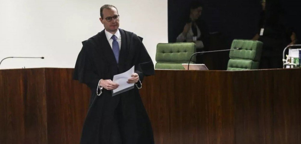 Nesta quinta-feira (3), Cristiano Zanin toma posse no STF