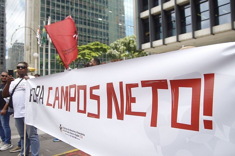 Segundo economista José Oreiro, Copom reduziu taxa de juros por causa da pressão da sociedade