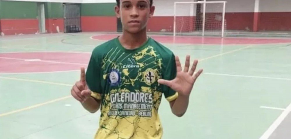 Moradores da Cidade de Deus protestam contra morte de adolescente pela polícia