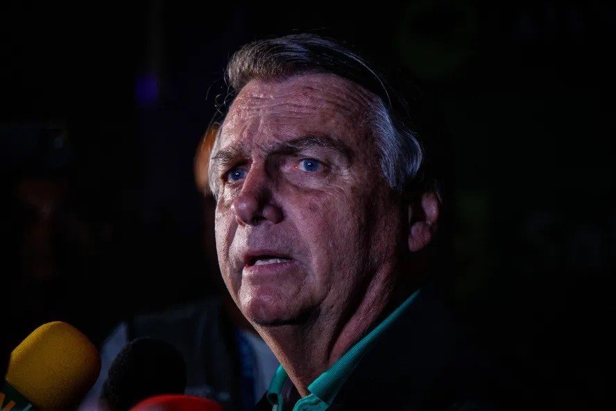 TSE multa Bolsonaro por propaganda irregular nas eleições de 2022