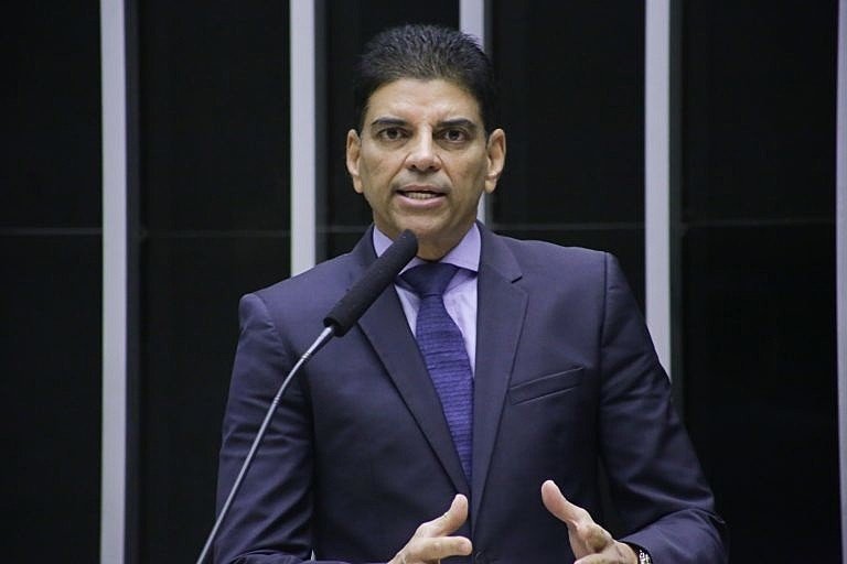 Arcabouço fiscal pode entrar em discussão na Câmara na próxima semana, projeta relator