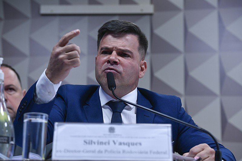 Ex-diretor da PRF é preso em operação da Polícia Federal em investigação sobre interferência nas eleições