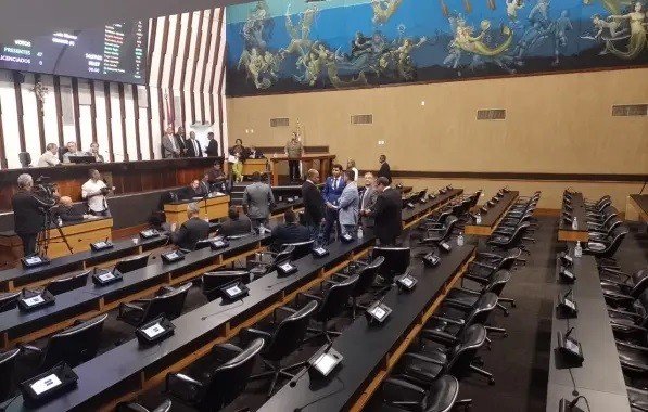 Proposta de reajuste salarial para servidores do TJ-BA segue mesmo percentual de 4% aplicado para os que trabalham no Legislativo e no Executivo