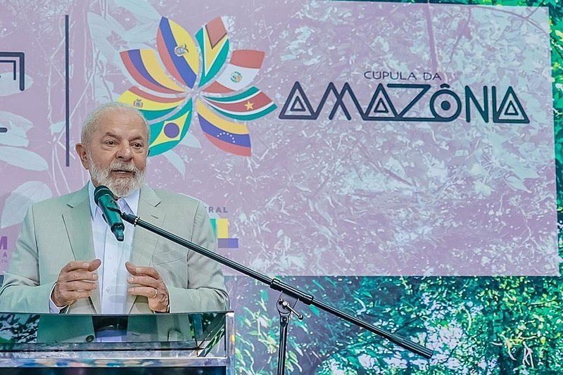 'Vamos à COP28 dizer que é preciso colocar dinheiro no povo da floresta', diz Lula