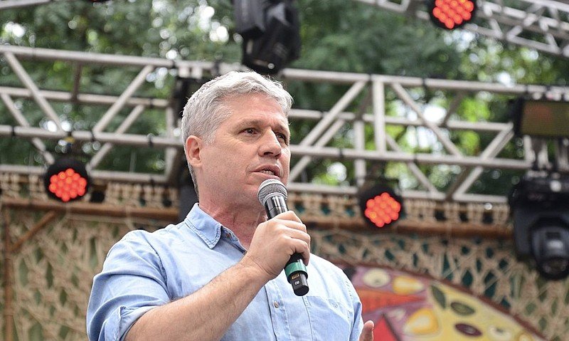 Alvo de bolsonaristas desde o início do governo, Paulo Teixeira será escutado na CPI do MST