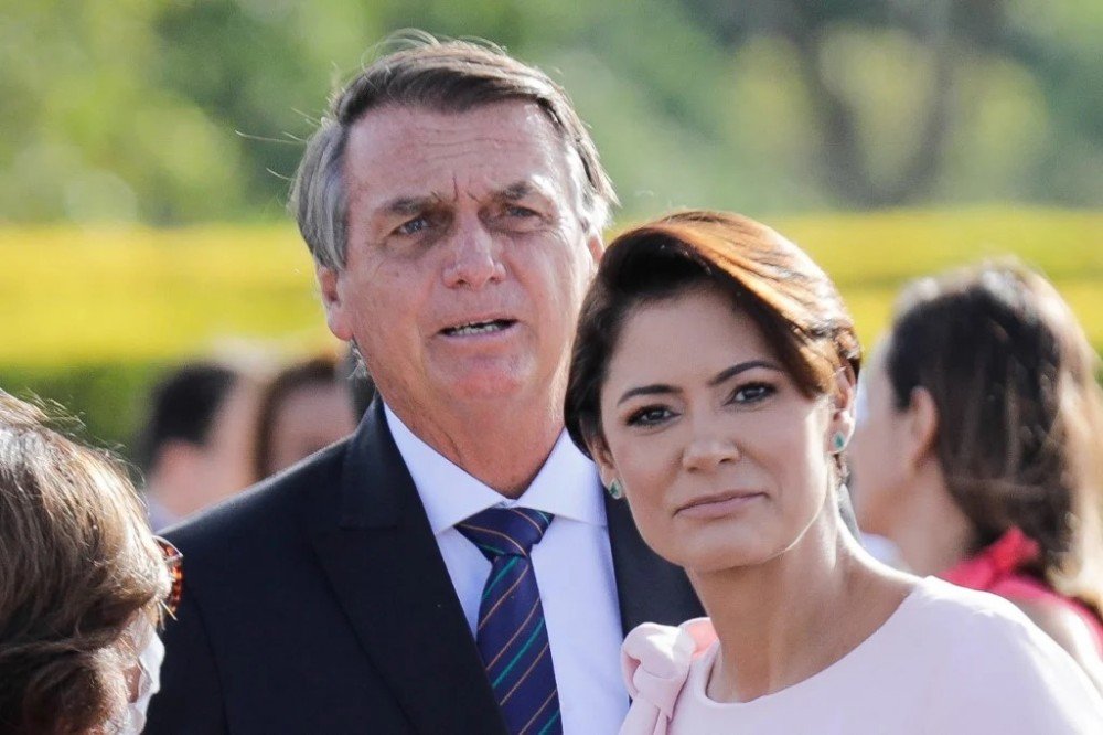 Coaf deve investigar Bolsonaro e Michelle no esquema do roubo de joias e do Pix de R$ 17 milhões