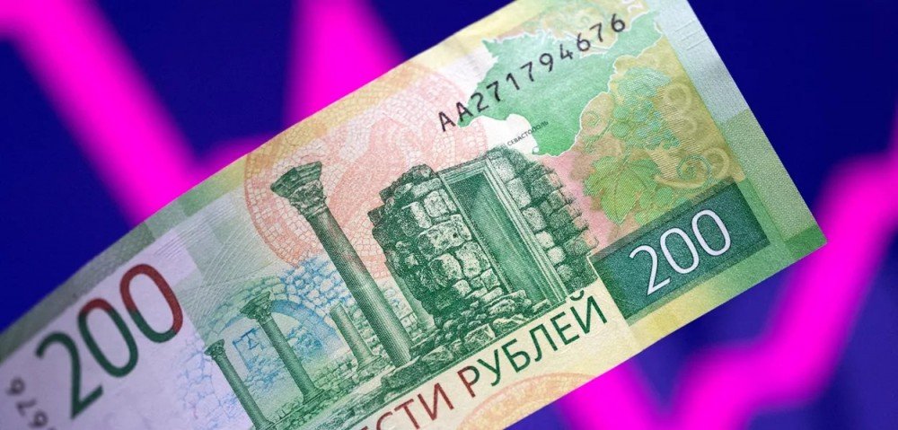 PIB russo avança 4,9% enquanto rublo declina