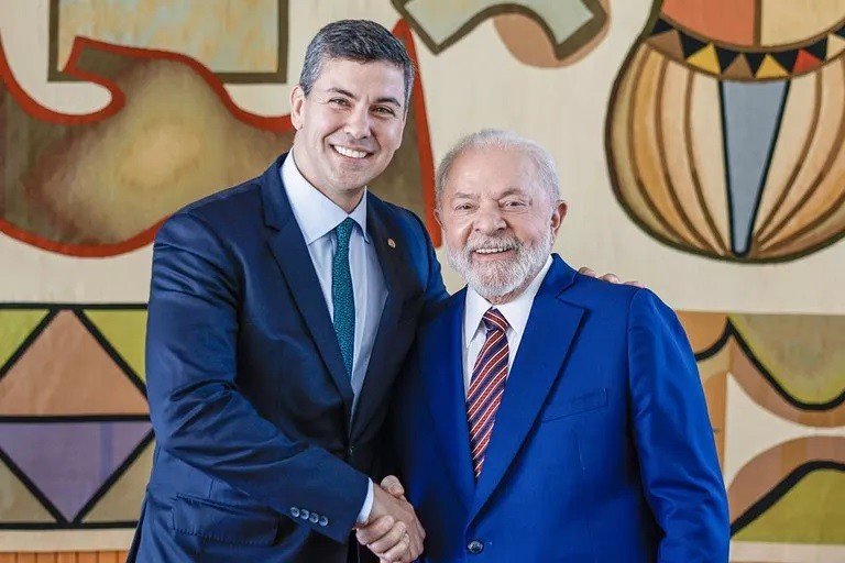 Nesta terça, em Assunção, Lula participa da posse do presidente do Paraguai