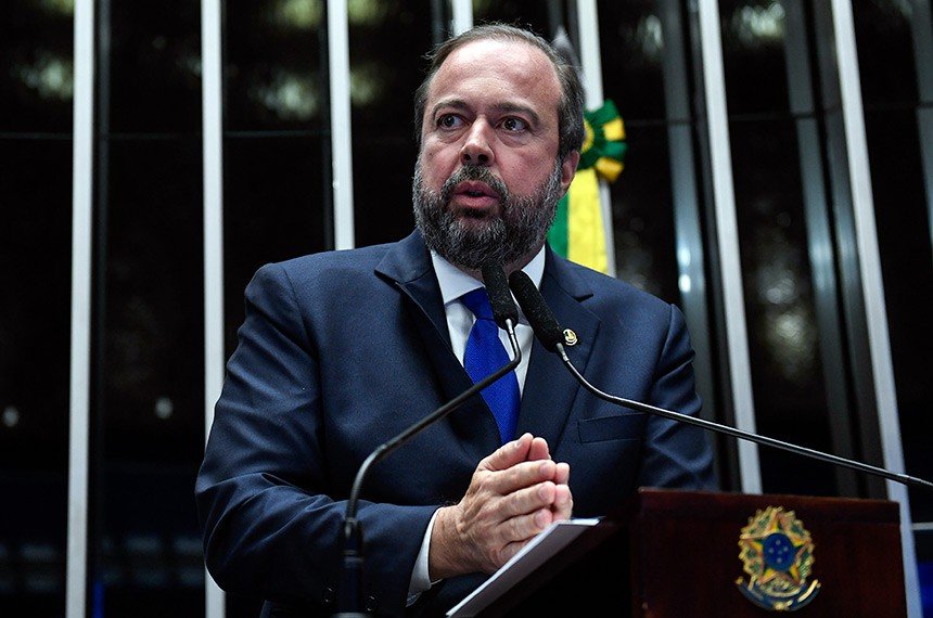 Ministro Alexandre Silveira diz: apagão afetou 29 milhões de brasileiros