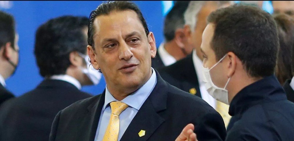 PF acessa celulares de Wassef, incluindo o 'exclusivo para falar com Bolsonaro'