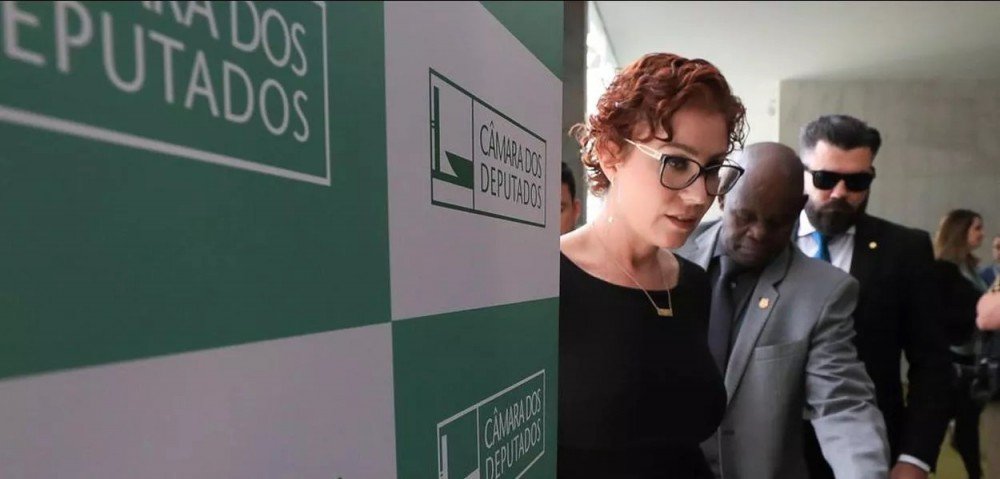 Zambelli pode perder o mandato, ser presa e ficar inelegível