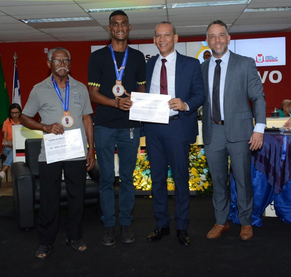 Sessão Solene concede homenagens a líderes comunitários na Câmara Municipal de Alagoinhas