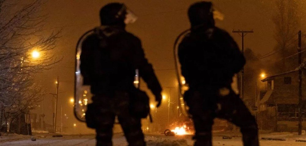 Crise na Argentina: Saques em meio à inflação de 113% e disputa eleitoral acirrada