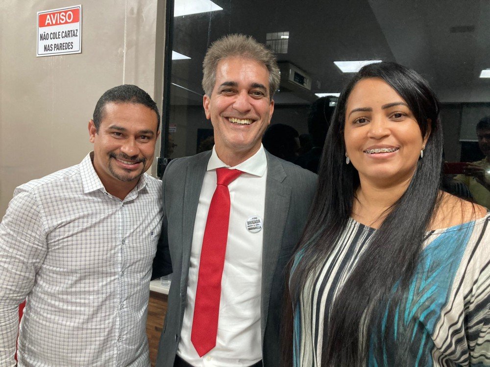 Em Salvador, PT indica Robinson como pré-candidato