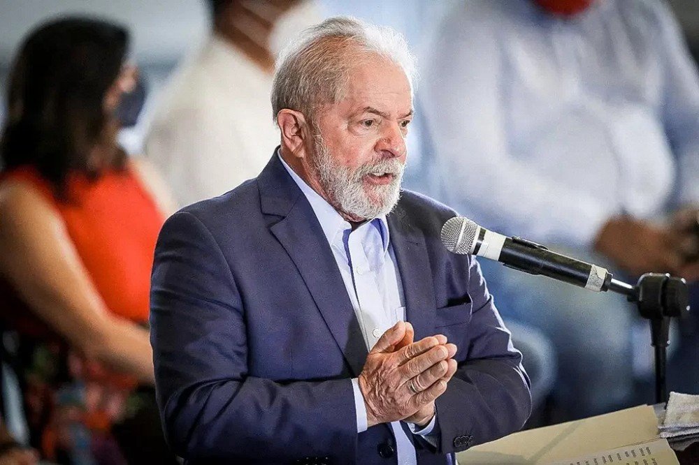 Lula sanciona na segunda lei de valorização do salário mínimo e diz que está 