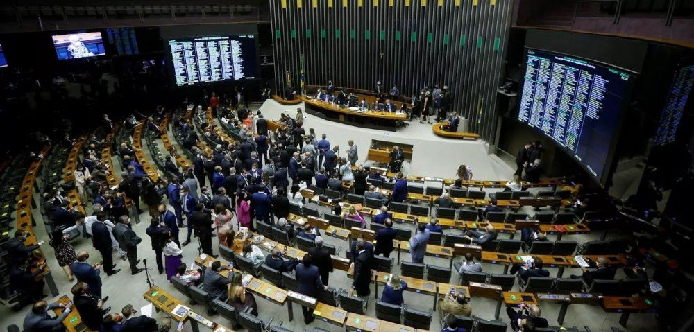 STF forma maioria para determinar que Congresso atualize número de deputados por estado