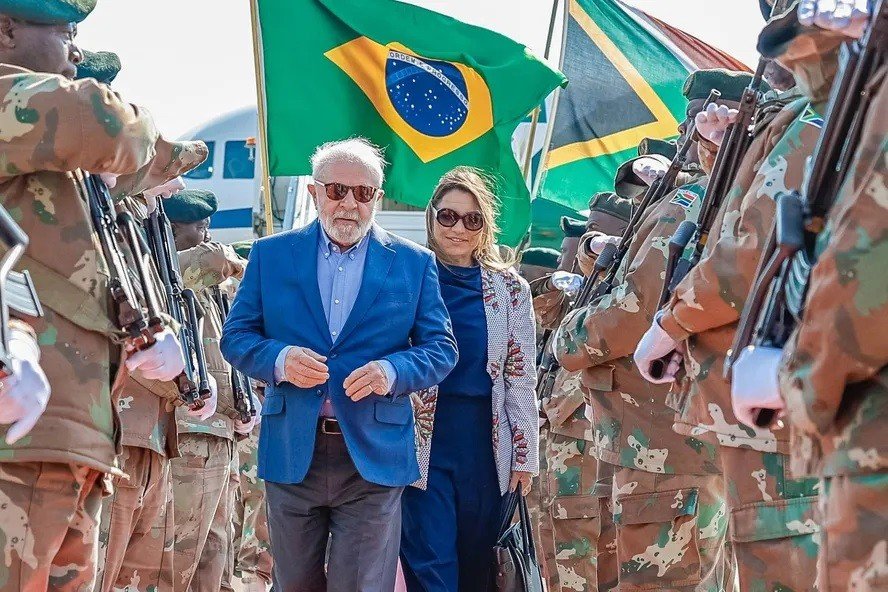 Ampliação dos Brics e promessa de parcerias: veja 3 pontos da viagem de Lula pela África