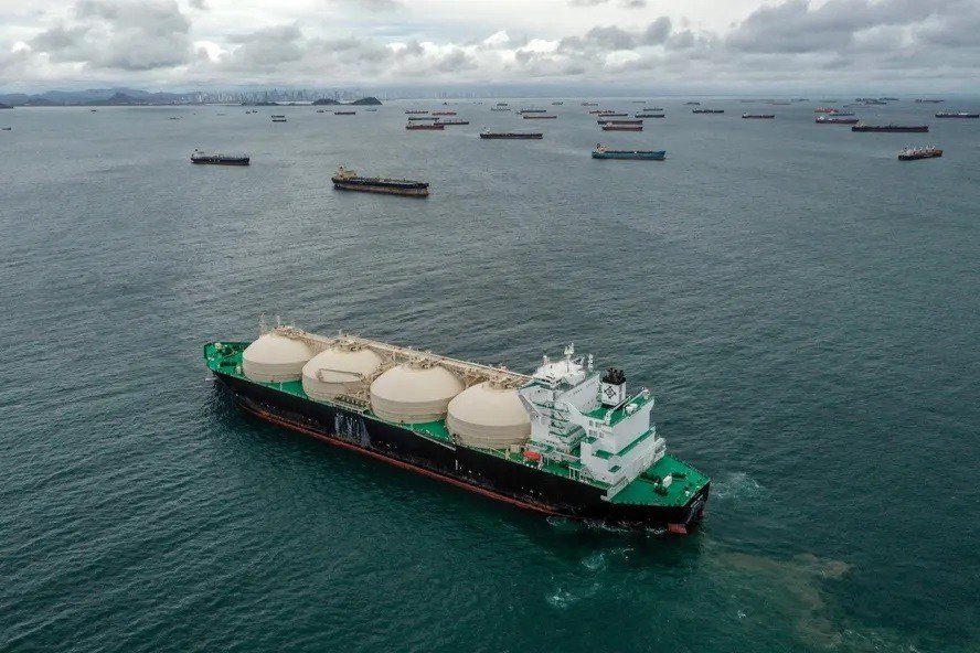 'Never normal': seca e mudanças climáticas ameaçam vias cruciais para a navegação global