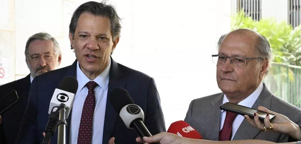 Governo prevê arrecadar R$ 45 bilhões com taxação de super-ricos