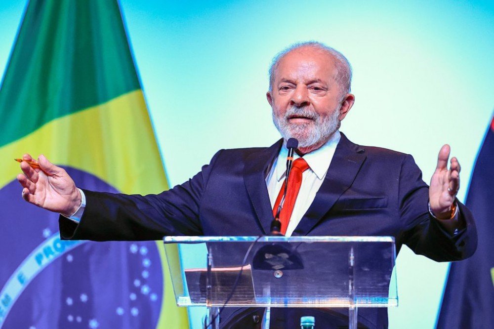 Lula quer definir reforma ministerial até quarta; divisão do Desenvolvimento Social ganha força