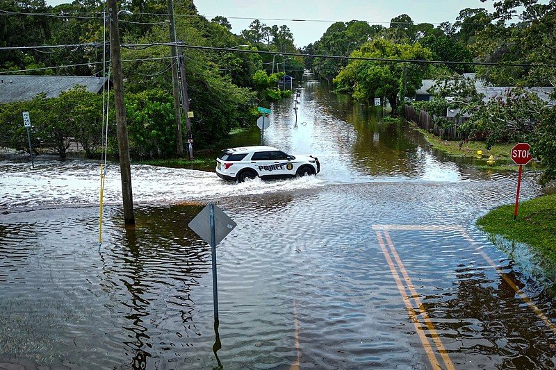 Flórida é atingida pelo furacão mais forte em mais de um século