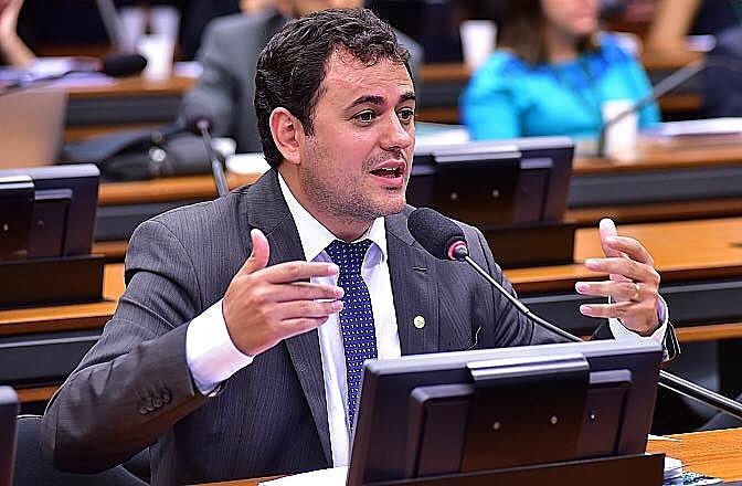 Após multa milionária, PSOL diz que deputado Glauber Braga sofre perseguição jurídica e política