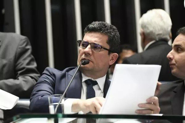 Moro faz chantagem para tentar salvar mandato, assim como na festa da cueca, diz Tony Garcia