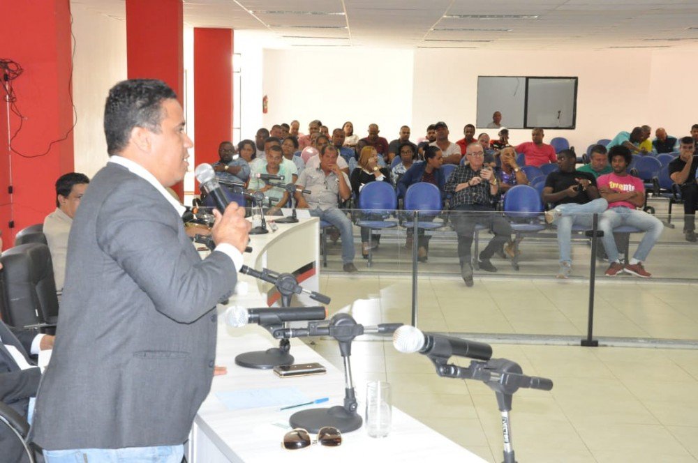 Não teve trilha sonora na sessão de terça-feira na Câmara