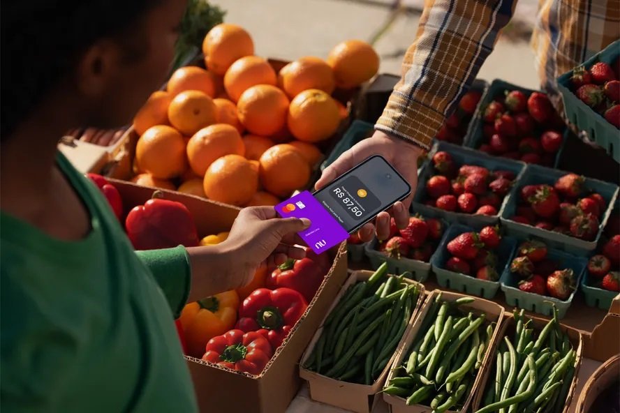 Apple lança pagamento com iPhone para substituir maquininhas no Brasil