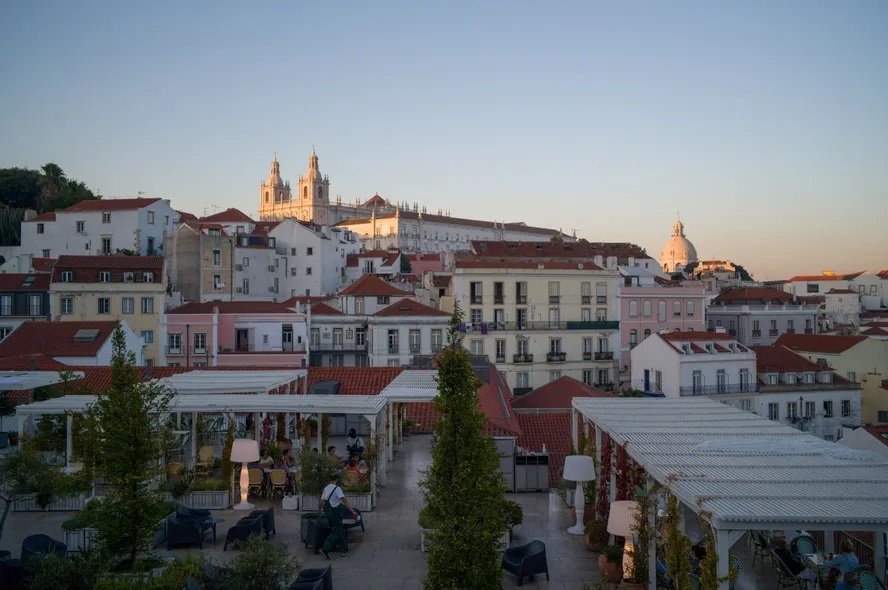 Como os preços dos imóveis subiram em cidades como Lisboa, o governo aprovou no início deste ano o fim do programa de visto dourado para compradores estrangeiros de imóveis, bem como um limite para o aumento dos aluguéis — Foto: Goncalo Fonseca/Bloomberg