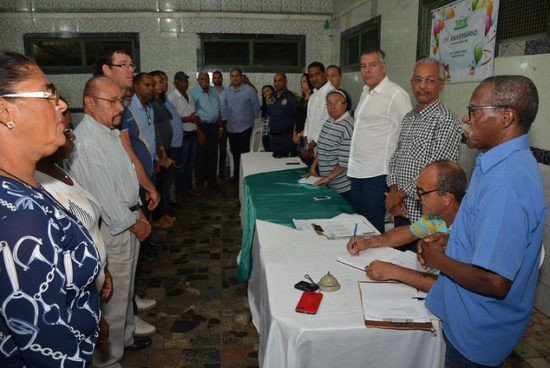 Prefeito Joaquim Neto prestigia posse da nova diretoria da UAMA