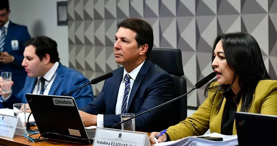 CPMI do 8 de janeiro aprova relatório final que pede indiciamento de Bolsonaro e generais