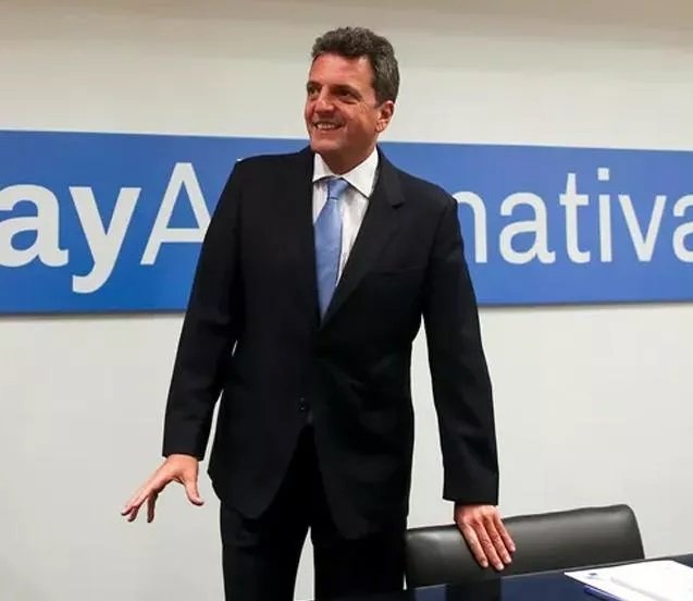 Sergio Massa é o candidato mais votado e vai ao segundo turno com Milei na Argentina