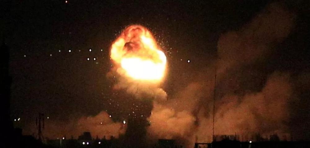 Israel ataca centenas de alvos palestinos na Faixa de Gaza e se prepara para invasão