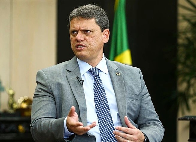 Tarcisio contratou software israelense usado por Bolsonaro para espionar adversários
