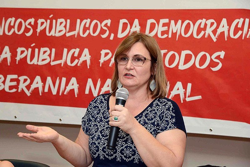 Lula demite Rita Serrano e nomeia indicado de Lira para presidir a Caixa Econômica