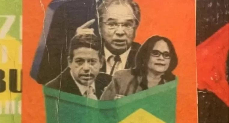 Lira ficou incomodado com exposição da Caixa que o retrata em lata de lixo