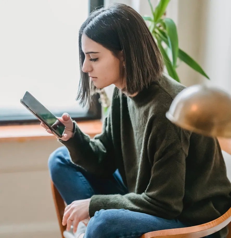 #Saúdemental: sintomas de doenças psiquiátricas viralizam nas redes entre os jovens; médicos alertam para os riscos