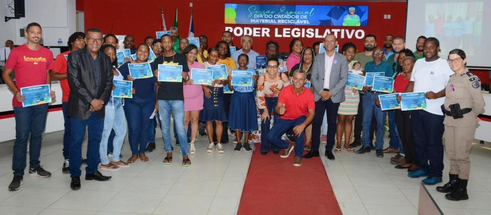 Sessão Especial homenageia catadoras e catadores de materiais recicláveis de Alagoinhas