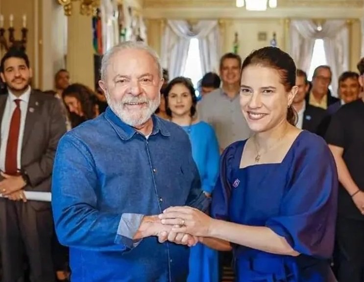 Raquel Lyra se aproxima de Lula e pode deixar o PSDB