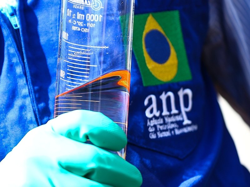 Transição energética será 'mais lenta que o necessário' no Brasil até 2050, dizem especialistas