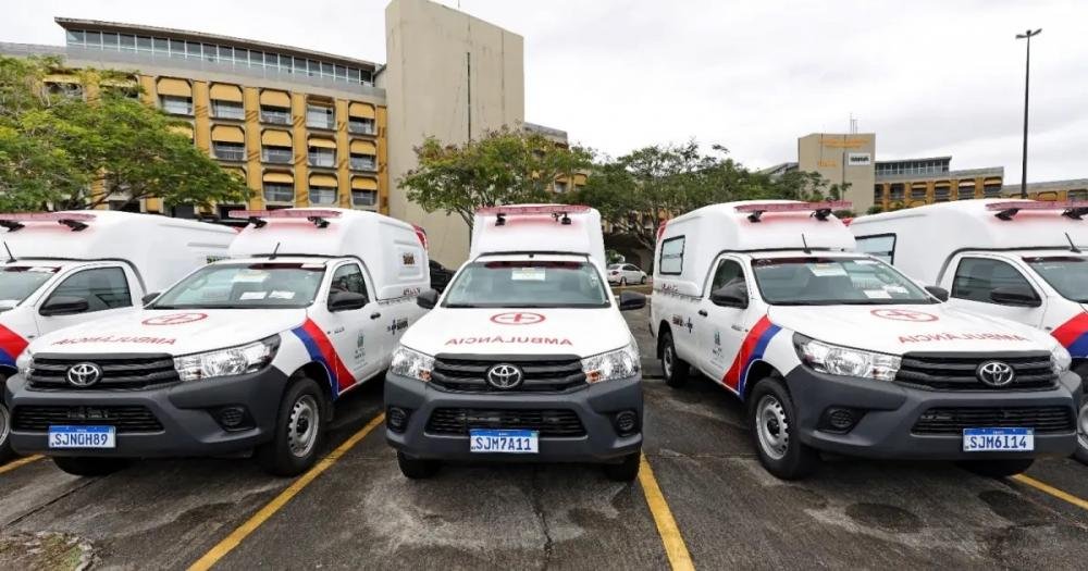 Governo da Bahia entrega 68 ambulâncias tipo van para 66 municípios baianos