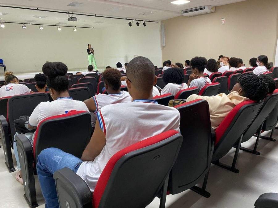 Estudantes mantêm rotina de estudos preparatórios para a segunda etapa de provas do Enem