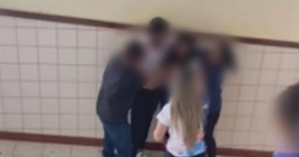 Estudante tenta separar briga e é ferido dentro de escola na Bahia