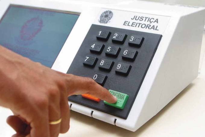 Eleitores indecisos vão definir a eleição. Mas eles são pra lá de contraditórios