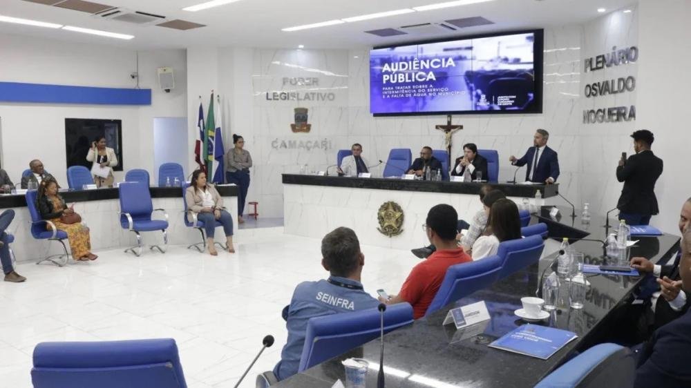 População faz duras críticas a Embasa sobre fornecimento de água