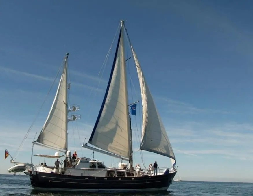 PF e Marinha apreendem veleiro com 2 toneladas de haxixe em Salvador