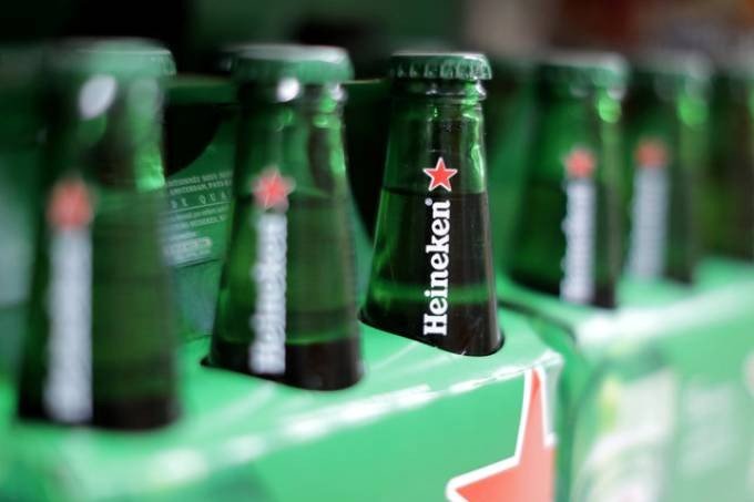 Heineken anuncia parceria bilionária com maior cervejaria da China